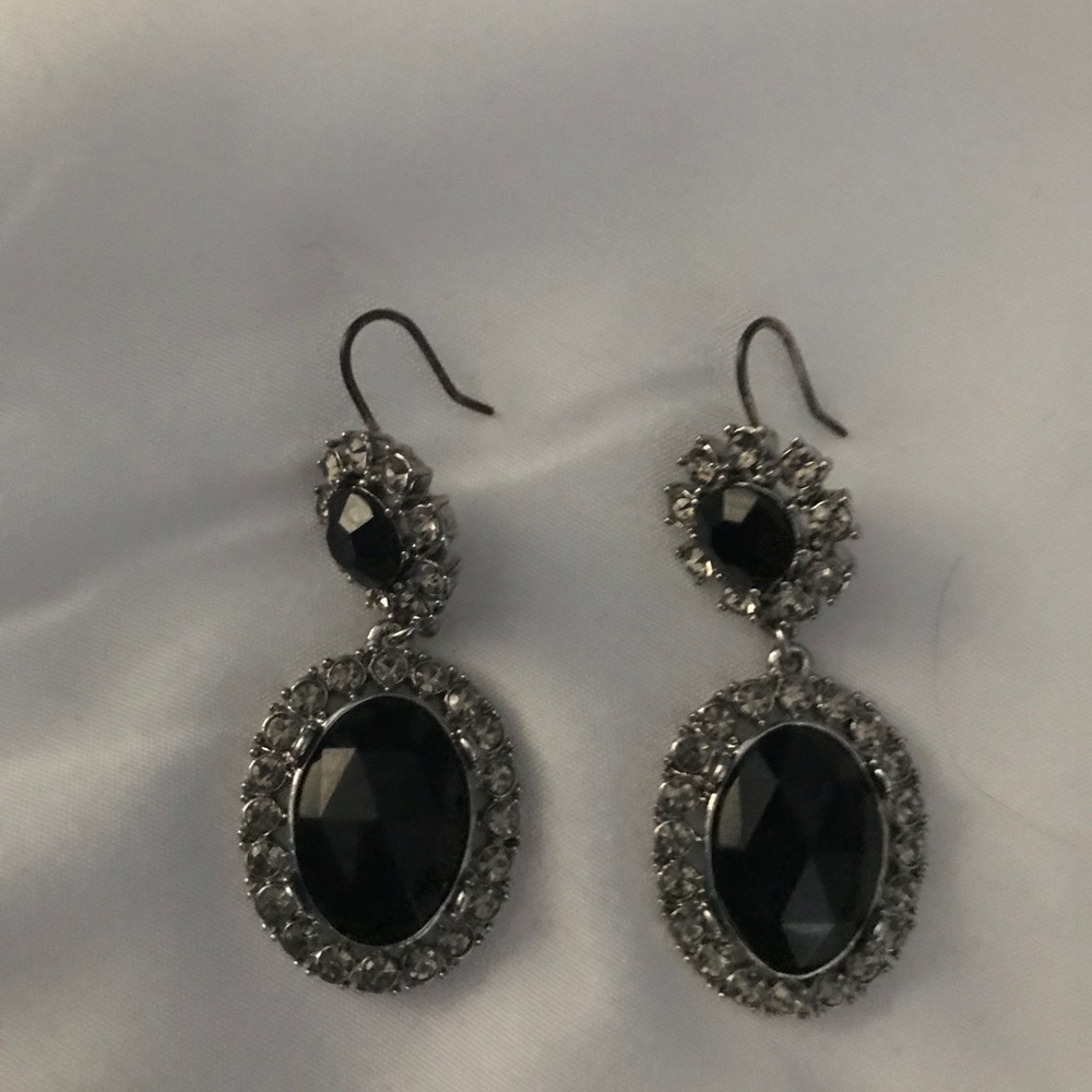 Earrings - Picture 3 of 7
